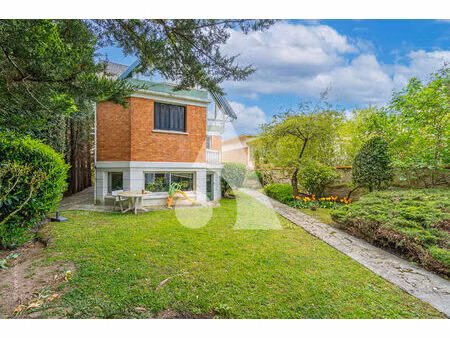 triangle d'or  magnifique maison 9 pièces de 300 m2