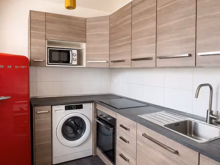 charmant studio avec balcon proche du château de vincennes