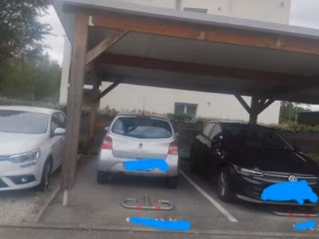 vends place de parking privée couverte