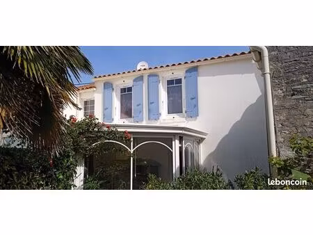 maison de village en pierre