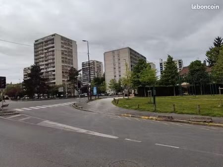 cherche sous location appartement