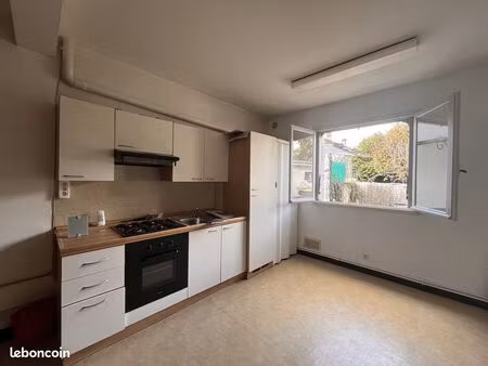 studio 1 pièce 33 m²