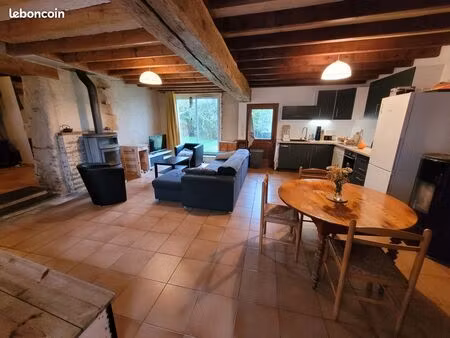 charmante maison à la campagne  90 m²  meublée  à louer