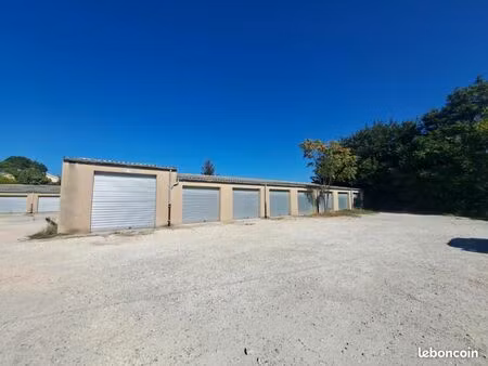 garage/box 15 m² bourg saint andeol