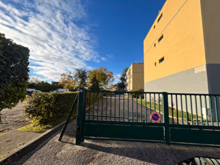 exclusivité - place de parking - secteur fin d'oise