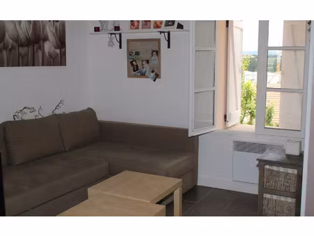location appartement  28 m² t-2 à ecquevilly  680 €