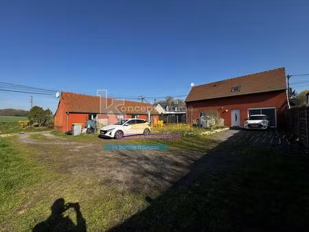 ensemble immobilier de deux habitations