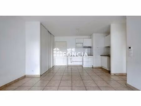 à vendre en exclusivité – t2 avec balcon + garage – seynod