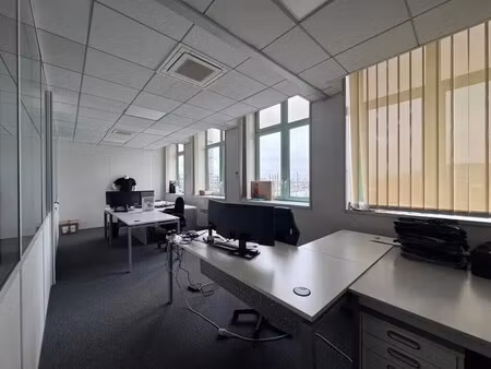 location bureaux 135 m² à 2 840 m²