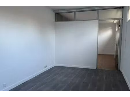 entrepôt & bureaux de 74 m² à 209 m²  eaubonne