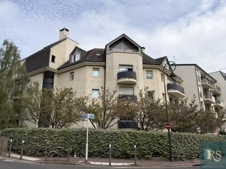 a vendre box antony croix de berny