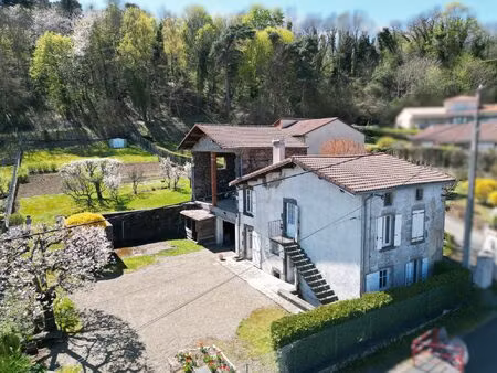 orcines – maison avec grand terrain et environnement naturel