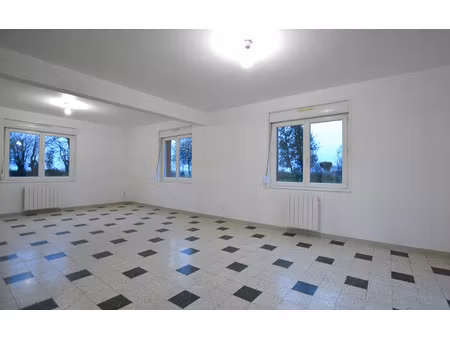 location maison  m² t-4 à quoeux-haut-maînil  745 €