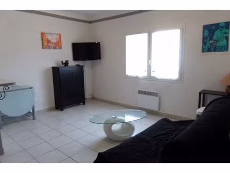 location meublée appartement 2 pièces 39 m² à la crau (83260)  820 €