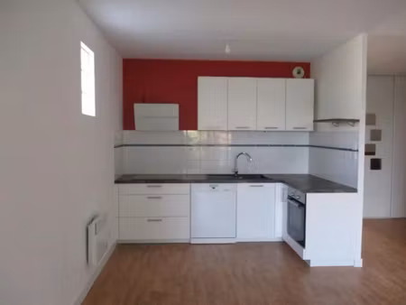 location appartement 3 pièces 71 m² à poitiers (86000)  800 €