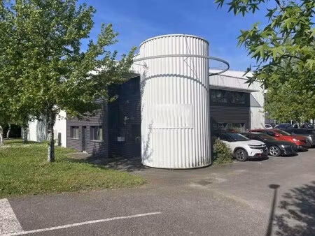 vente entrepôt 872 m²