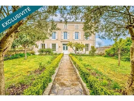 demeure de charme avec dépendances au coeur de chauray