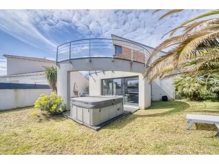 maison à vendre de 4 pièces de 111 m² à fouras (17)