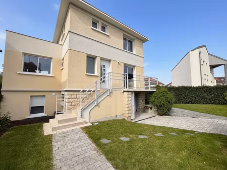 maison entièrement rénovée avec sous-sol total à massy