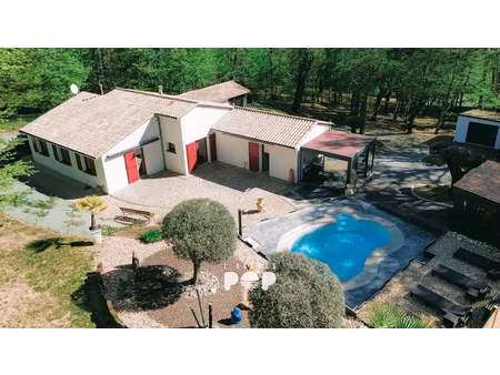 arento - maison familiale au style affirmé  entre nature et modernité