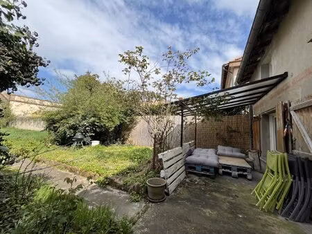 petit immeuble/ maison