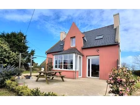 jolie maison rénovée avec hangar