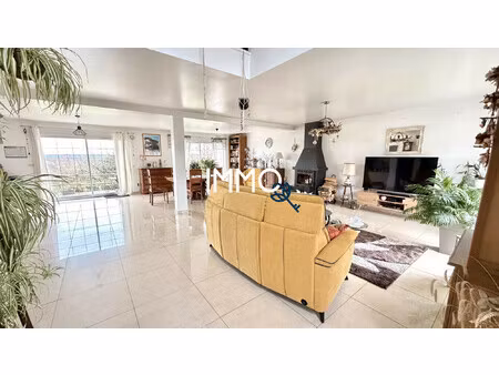 maison familiale à pontvallain – 5 chambres – cadre calme e