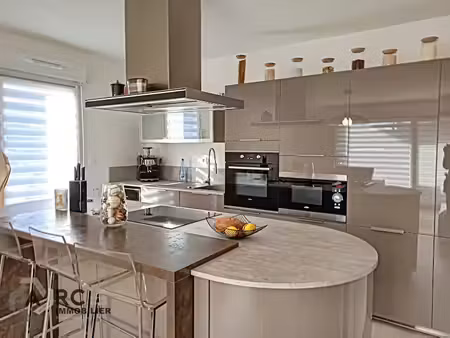 location meublée appartement 3 pièces 63 m² à orleans (45000)  890 €