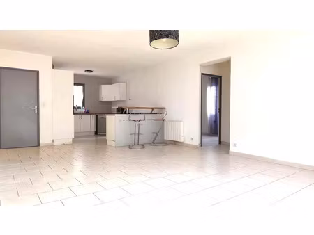 location appartement 4 pièces 99 m² à touët-sur-var (06710)  877 €