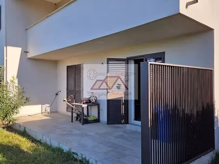 location appartement 4 pièces 101.8 m² à calenzana (20214)  1 000 €