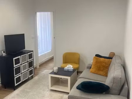 location meublée appartement 2 pièces 33 m² à la garenne-colombes (92250)  1 370 €