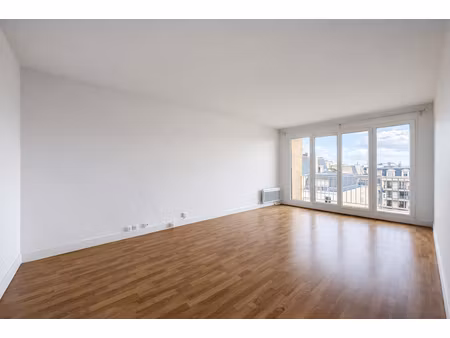 location appartement 3 pièces 69 m² à puteaux (92800)  2 000 €