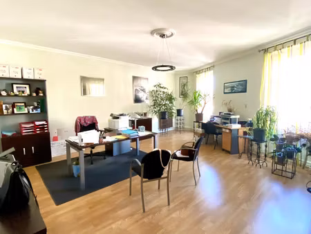 agréable t4 de 106 m2 à proximité du centre-ville