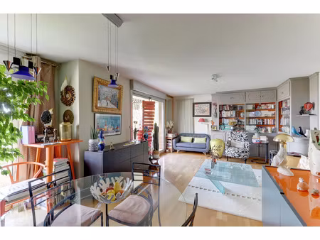 bel appartement dernier étage avec balcon et terrasse