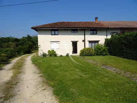 attignat fermette rénovée 7 pièces 178 m2