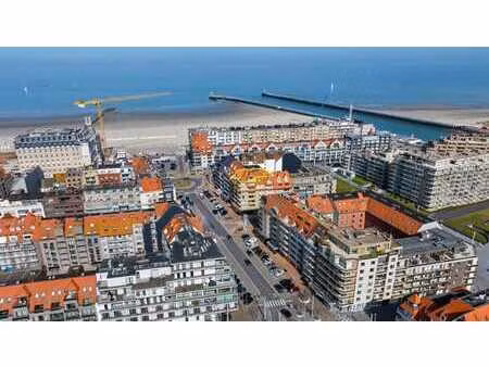 appartement deux chambres au septième étage de la résidence