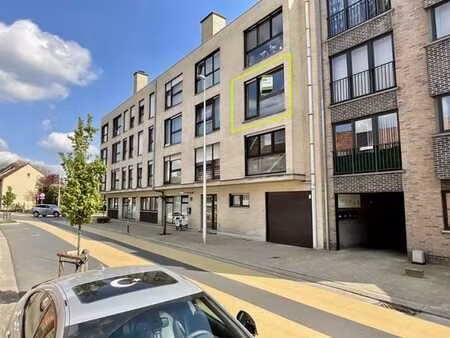 ruim appartement met 2 slaapkamers en autostaanplaats