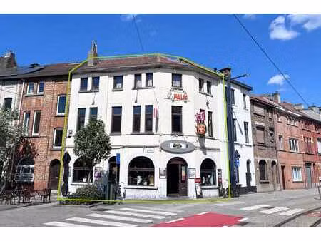 gunstig gelegen handelswoning te koop op de voskenslaan!