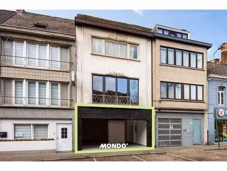 bien situé  propriété commerciale de rendement!