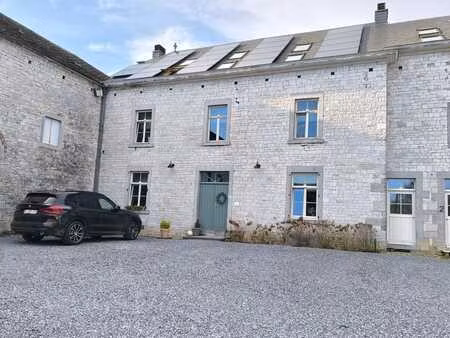 bien exceptionnel  entièrement rénové  à miécret.