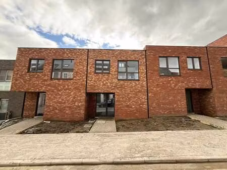 maison neuve avec 3 chambres  jardin et carport