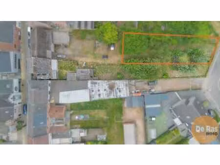 bouwgrond voor half open bebouwing in hartje lede