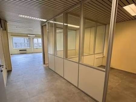 espace de bureau de 62m2 à louer dans un emplacement central