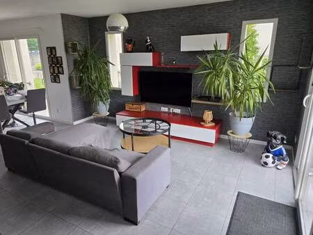 mme. stéphanie lahaye