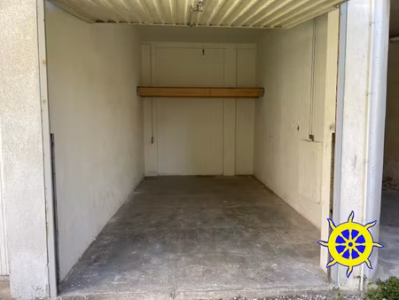 location parking 13 m² à port-la-nouvelle (11210)  120 €