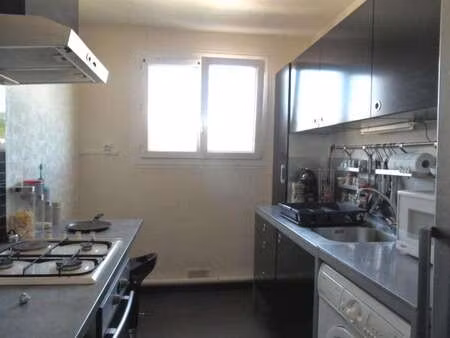 location appartement 3 pièces à la ferté-bernard (72400) : à louer 3 pièces / 52m² la fert