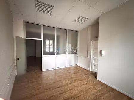 location locaux professionnels 48 m² à montbrison (42600)  535 €