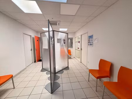 location locaux professionnels 20 m² à talmont-saint-hilaire (85440)  590 €