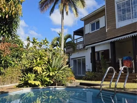 propriété à fort potentiel avec vue exceptionnelle sur le dimitile