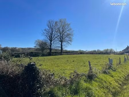 terrain 1 800 m² saint sylvain bas le roc